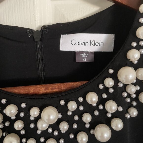 Calvin Klein Pearl Embellished Black Sleeveless Top - Picture 4 of 12
